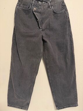 ASOS Men's Relaxed Jeans in Charcoal